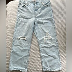 Levi Ribcage Ankle Destroyed Jeans 32x27